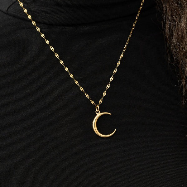 Premium Moon Necklace – Sleek Crescent Pendant